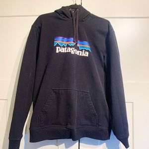 Patagonia black sweatshirt